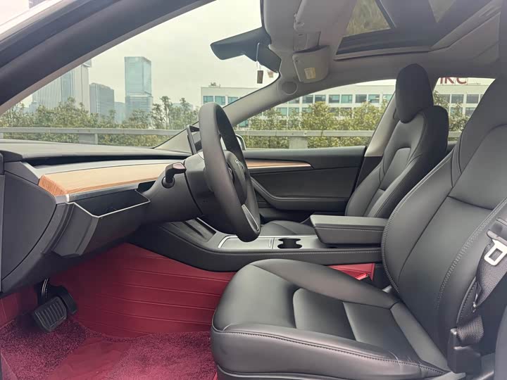 Фото 8 - Tesla Model 3