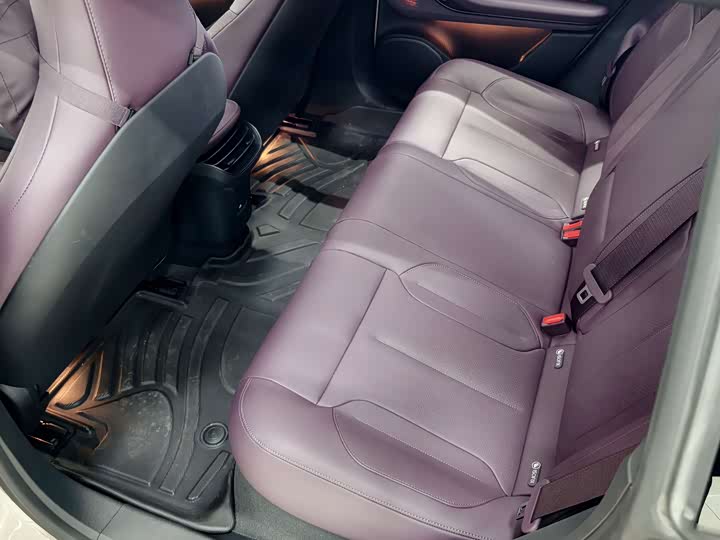 Фото 8 - Nio ET5T