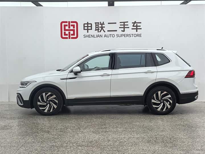 Фото 3 - Volkswagen Tiguan L Pro