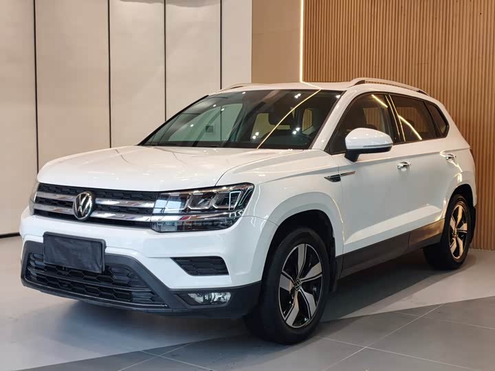 Фото 1 - Volkswagen Tharu