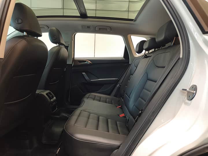 Фото 6 - Volkswagen Tharu