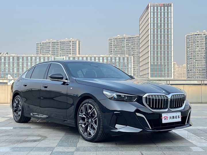 Фото 3 - BMW 5 Series