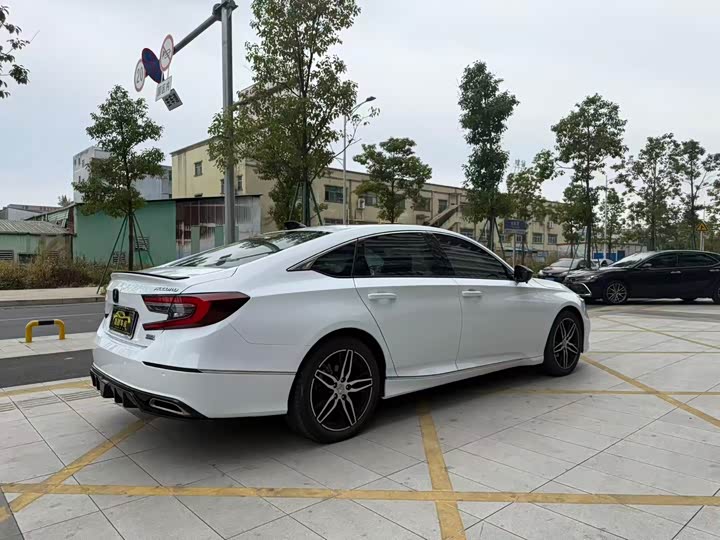 Фото 5 - Honda Accord