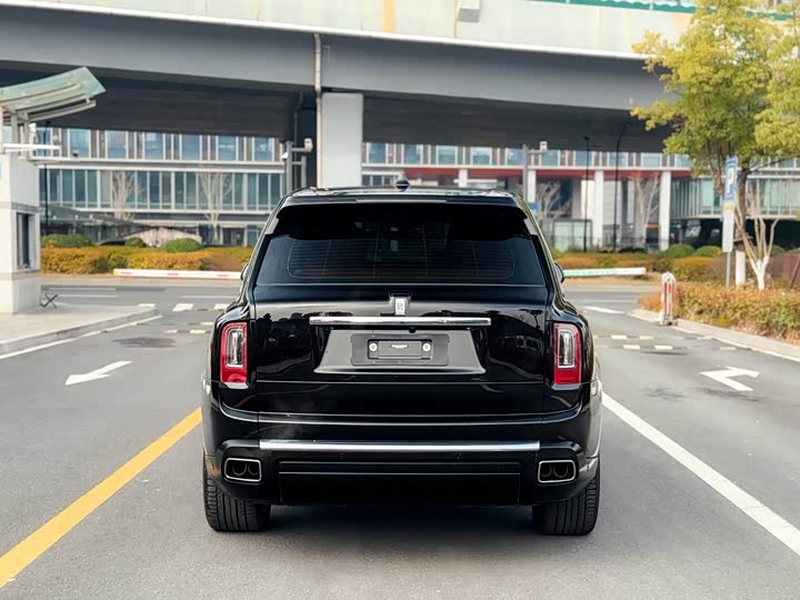 Фото 7 - Rolls-Royce Cullinan