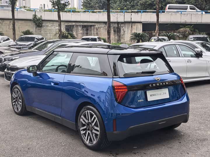 Фото 7 - Mini Cooper