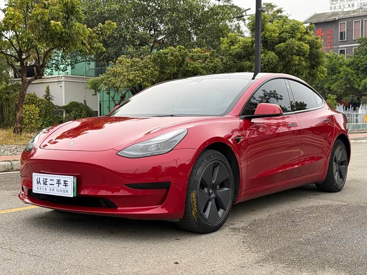 Фото 1 - Tesla Model 3