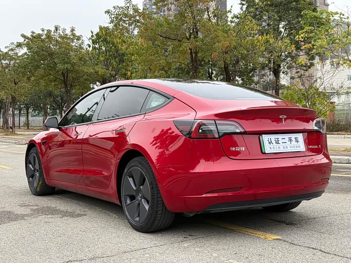 Фото 7 - Tesla Model 3