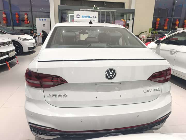 Фото 8 - Volkswagen Lavida