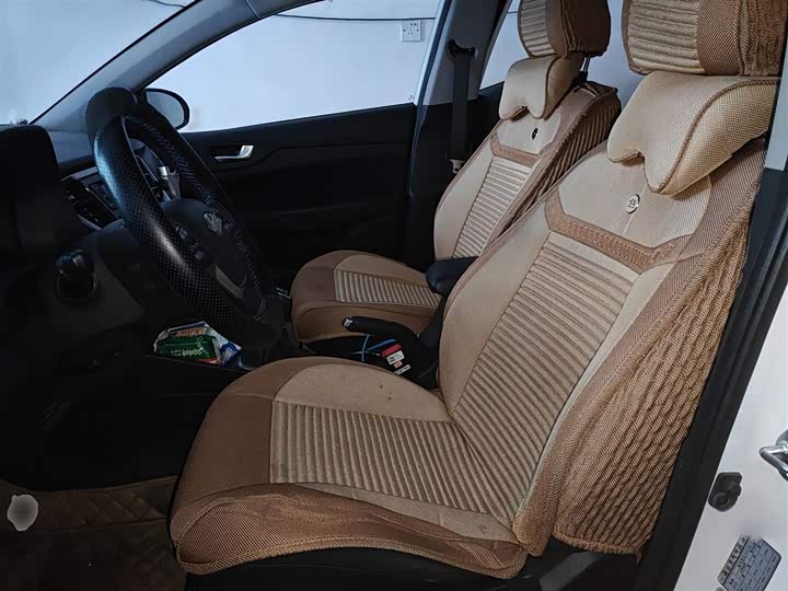 Фото 8 - Hyundai Verna