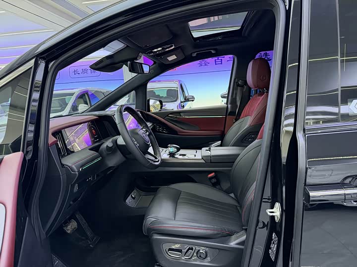 Фото 4 - GAC Trumpchi M8