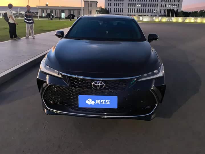 Фото 2 - Toyota Avalon