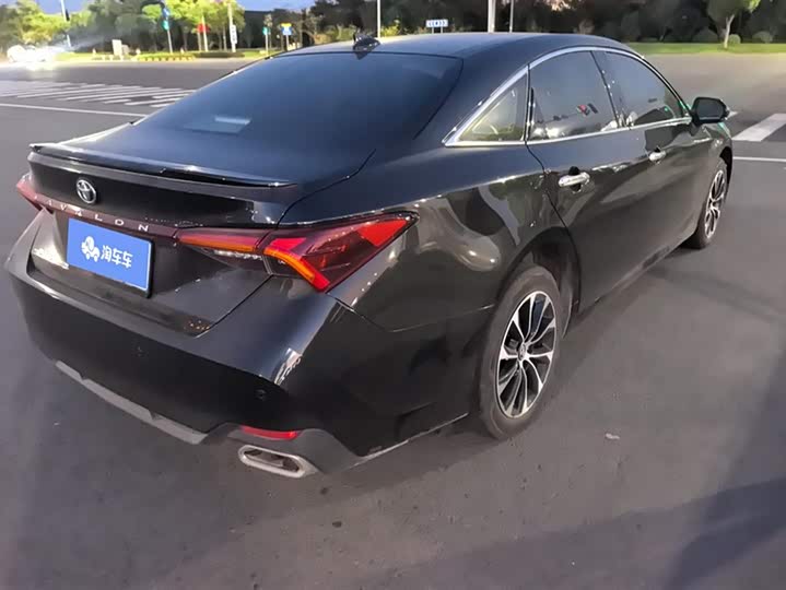 Фото 3 - Toyota Avalon