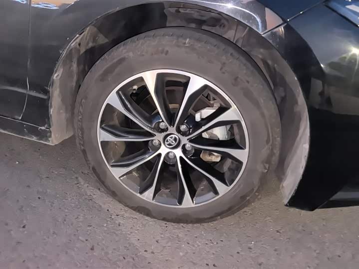 Фото 6 - Toyota Avalon