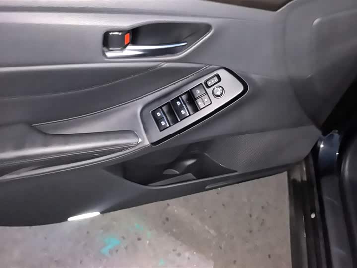 Фото 7 - Toyota Avalon