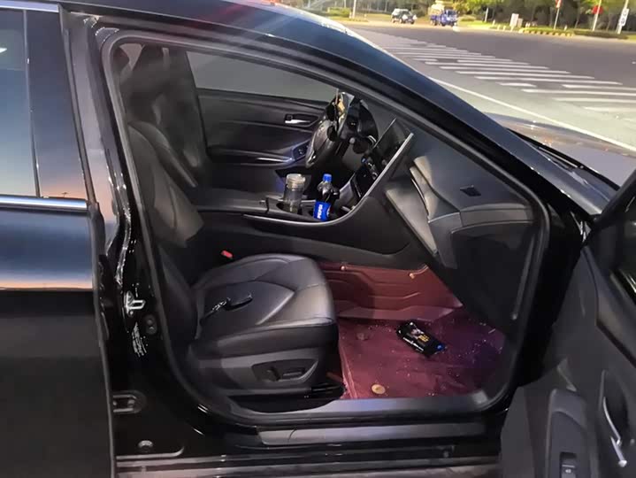 Фото 8 - Toyota Avalon