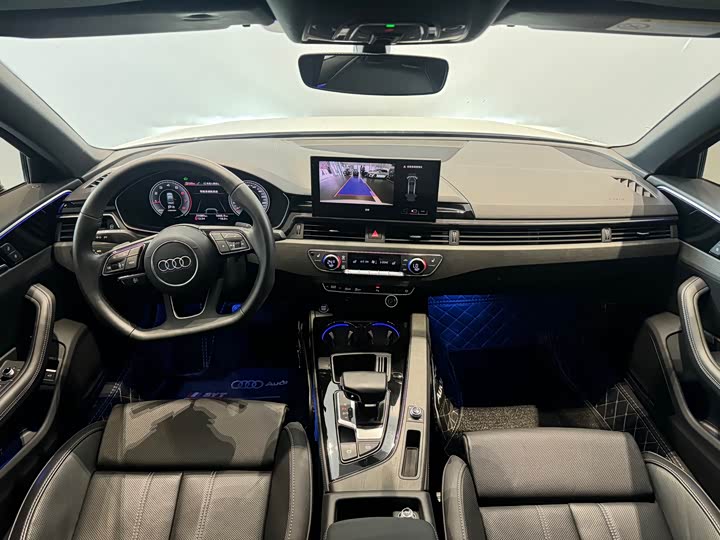 Фото 6 - Audi A4L