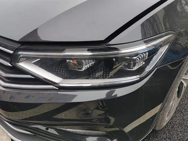 Фото 5 - Volkswagen Magotan