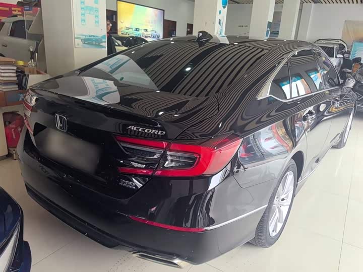 Фото 7 - Honda Accord