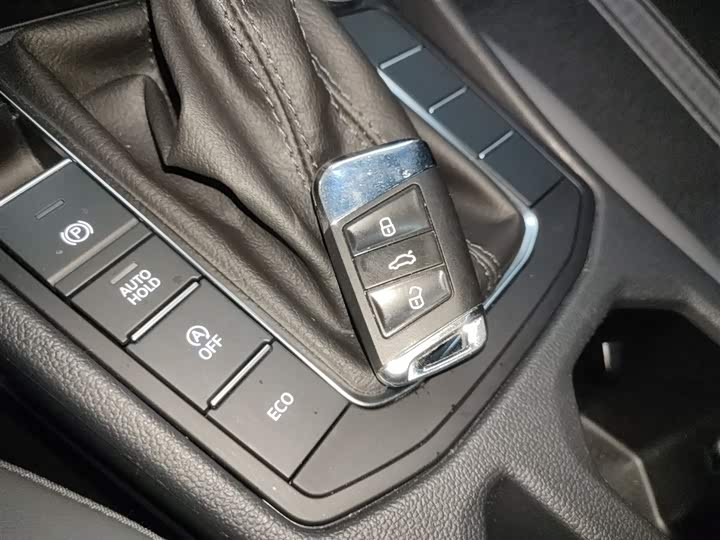 Фото 9 - Volkswagen Sagitar L