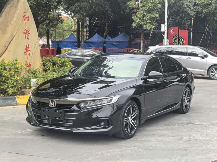 Фото 1 - Honda Accord