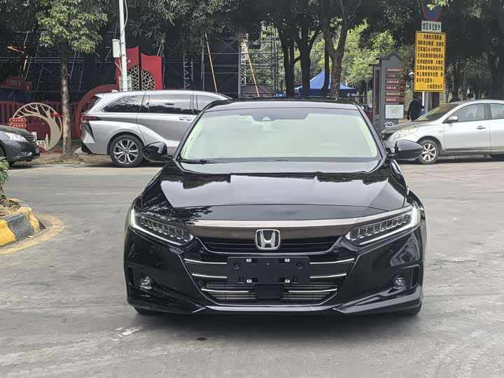 Фото 2 - Honda Accord