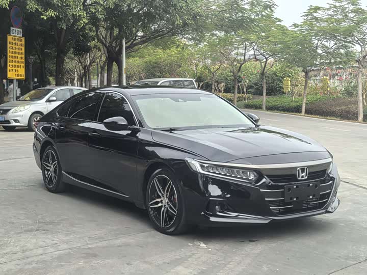 Фото 3 - Honda Accord