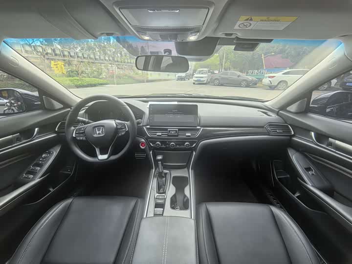 Фото 6 - Honda Accord