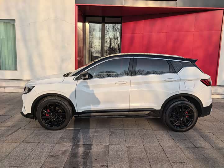 Фото 4 - Geely Coolray