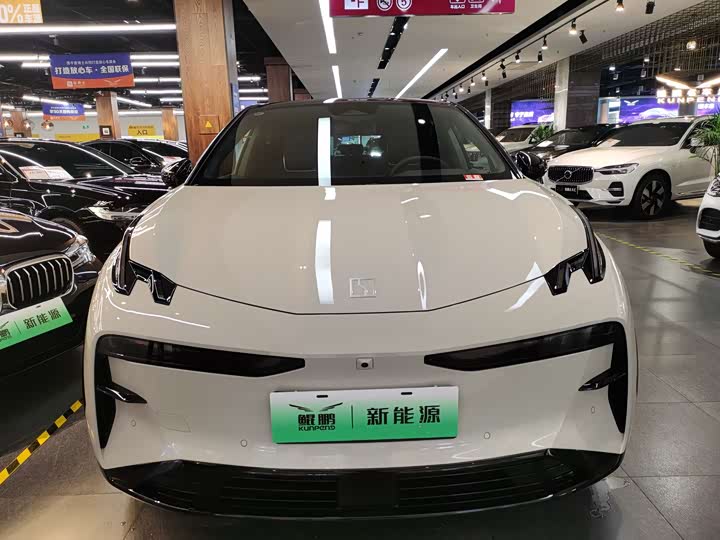 Фото 2 - Zeekr X