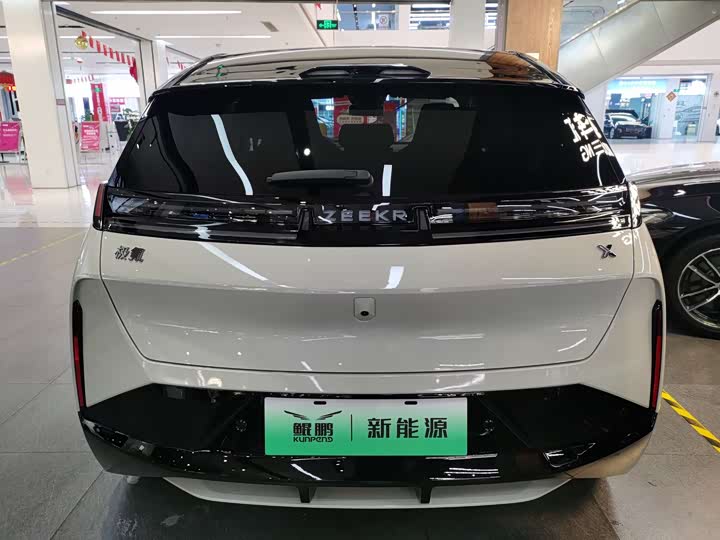 Фото 4 - Zeekr X