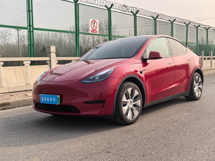 Фото 2 - Tesla Model Y