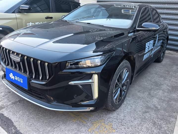 Фото 1 - Geely Preface L