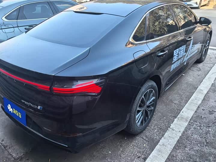 Фото 3 - Geely Preface L