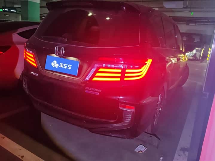 Фото 3 - Honda Elysion