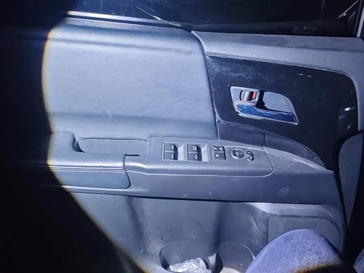 Фото 7 - Honda Elysion