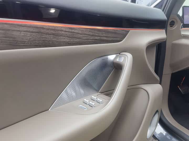 Фото 5 - Luxeed R7