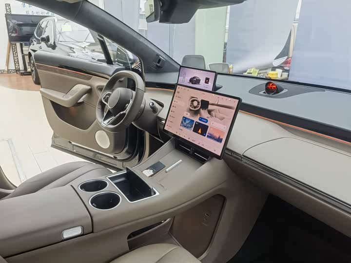 Фото 6 - Luxeed R7