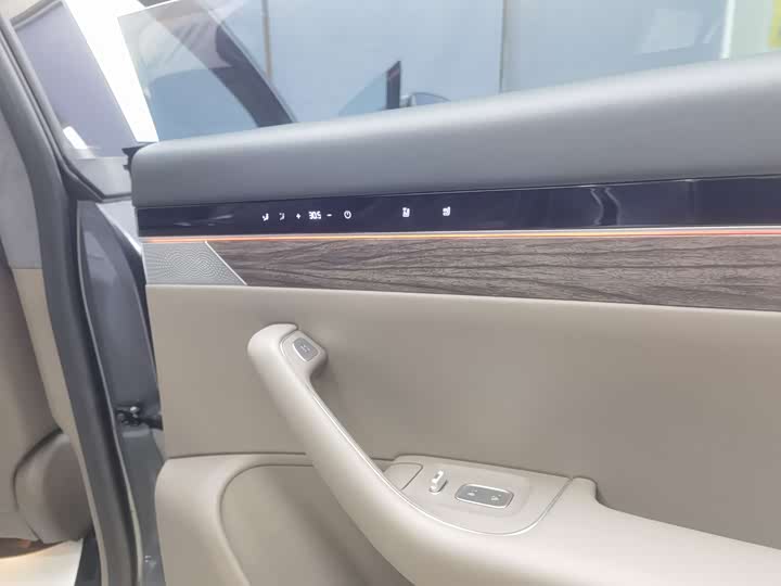 Фото 7 - Luxeed R7