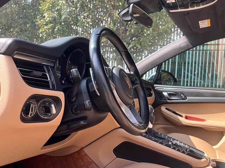 Фото 8 - Porsche Macan