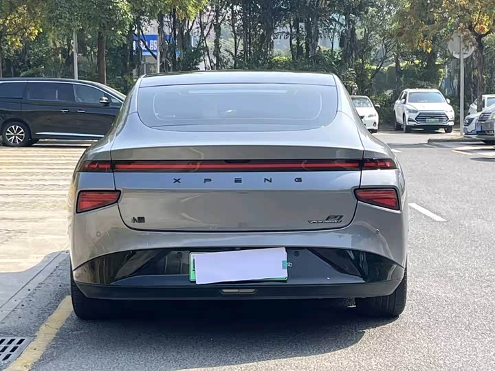 Фото 8 - XPeng P7