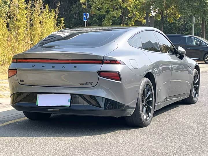 Фото 9 - XPeng P7