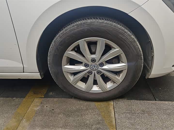 Фото 6 - Volkswagen Polo