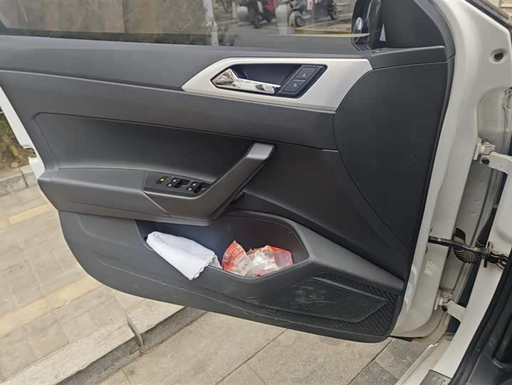 Фото 7 - Volkswagen Polo