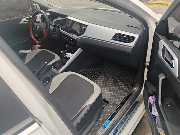 Фото 8 - Volkswagen Polo