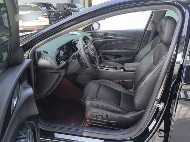 Фото 9 - Buick Regal