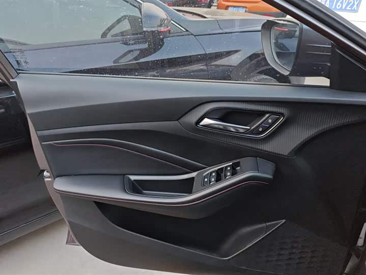 Фото 7 - MG Motor 5