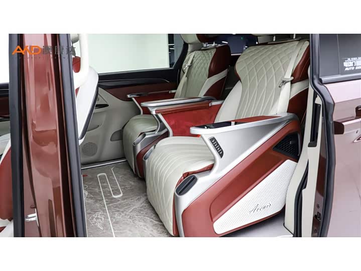 Фото 7 - Buick GL8 ES