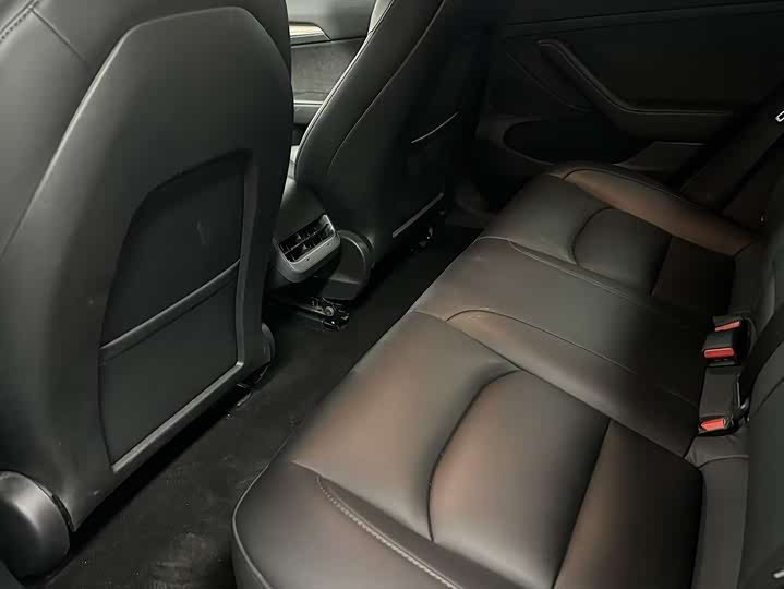 Фото 7 - Tesla Model 3