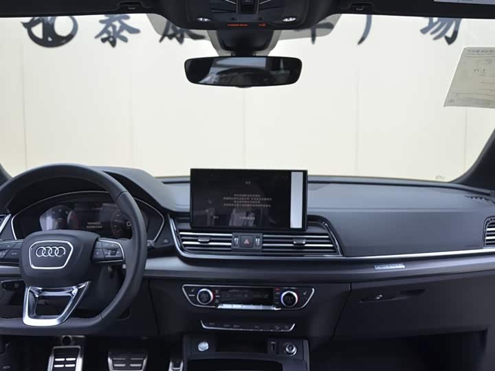 Фото 8 - Audi Q5L