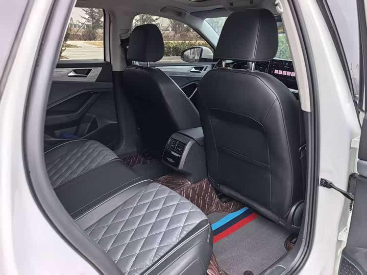 Фото 8 - Volkswagen Sagitar L